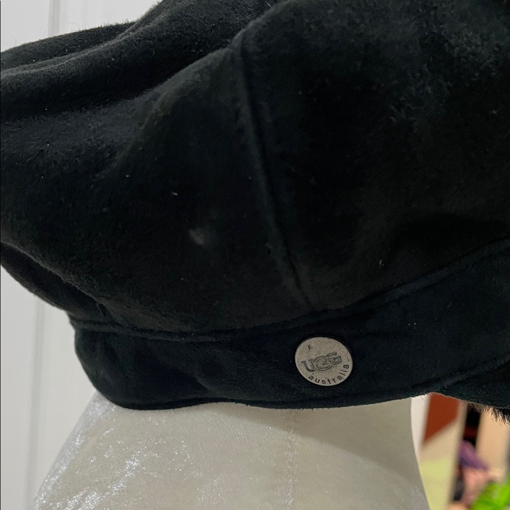 UGG Black Suede Bakers Boy Women's Hat (Shearling inside) - Picture 4 of 9